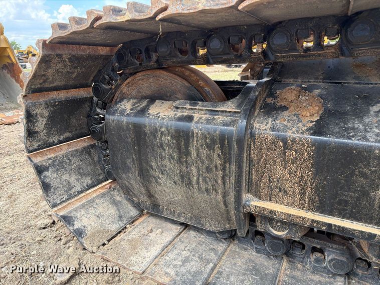 image for item FN3541 2022 Caterpillar 330 TC excavator