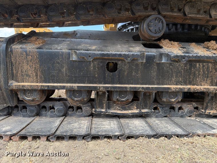 image for item FN3541 2022 Caterpillar 330 TC excavator