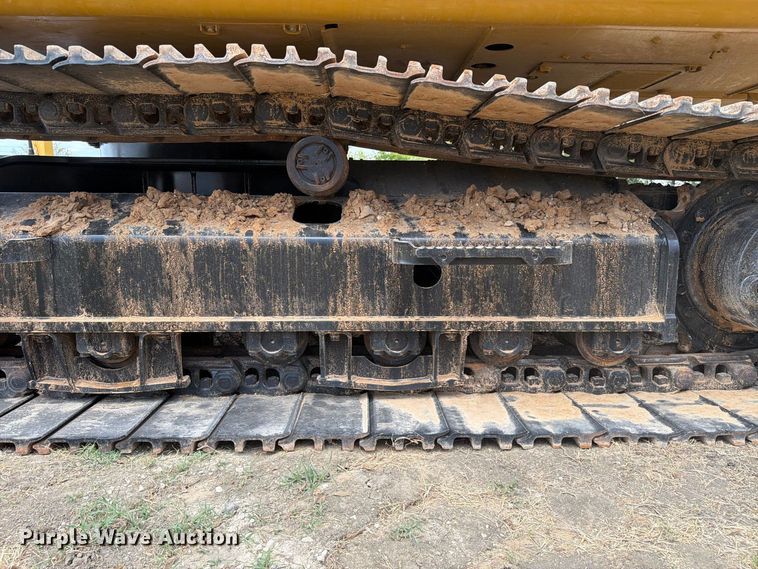 image for item FN3541 2022 Caterpillar 330 TC excavator