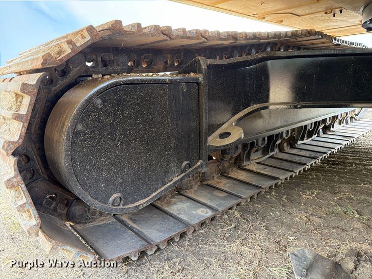 image for item FN3541 2022 Caterpillar 330 TC excavator
