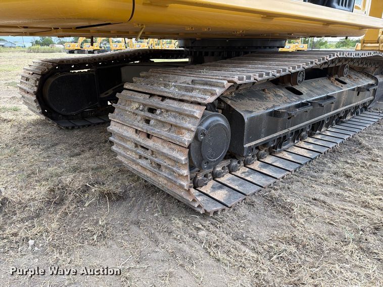 image for item FN3541 2022 Caterpillar 330 TC excavator