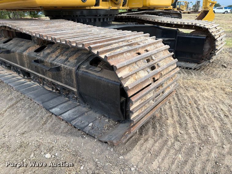 image for item FN3541 2022 Caterpillar 330 TC excavator