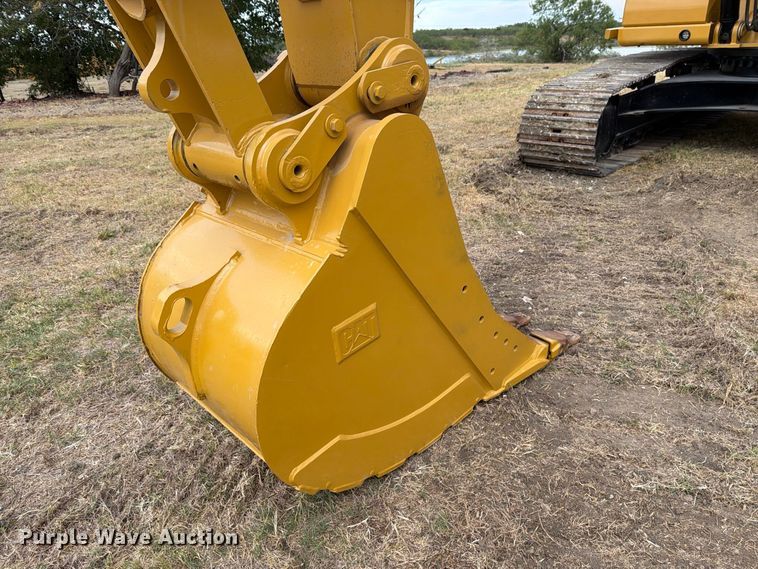 image for item FN3542 2020 Caterpillar 330 GC TC excavator