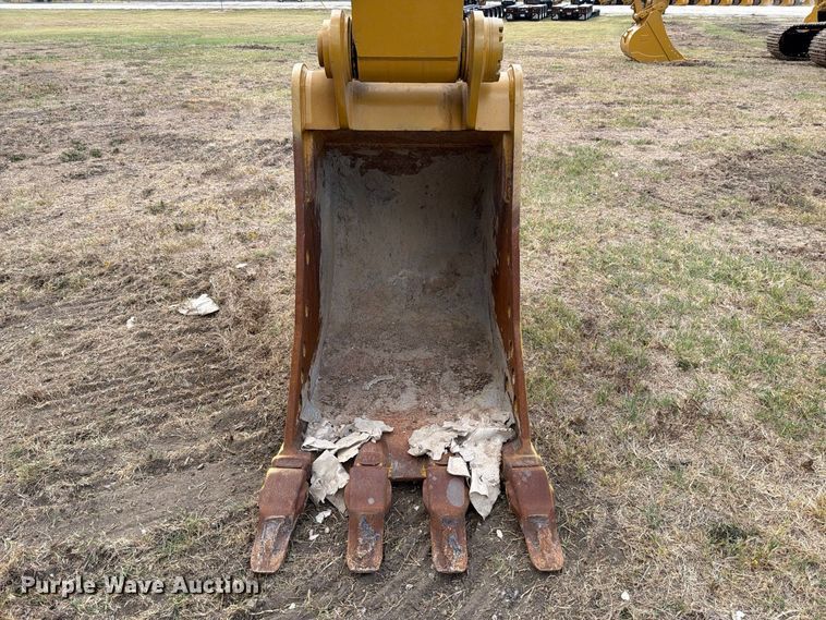 image for item FN3542 2020 Caterpillar 330 GC TC excavator
