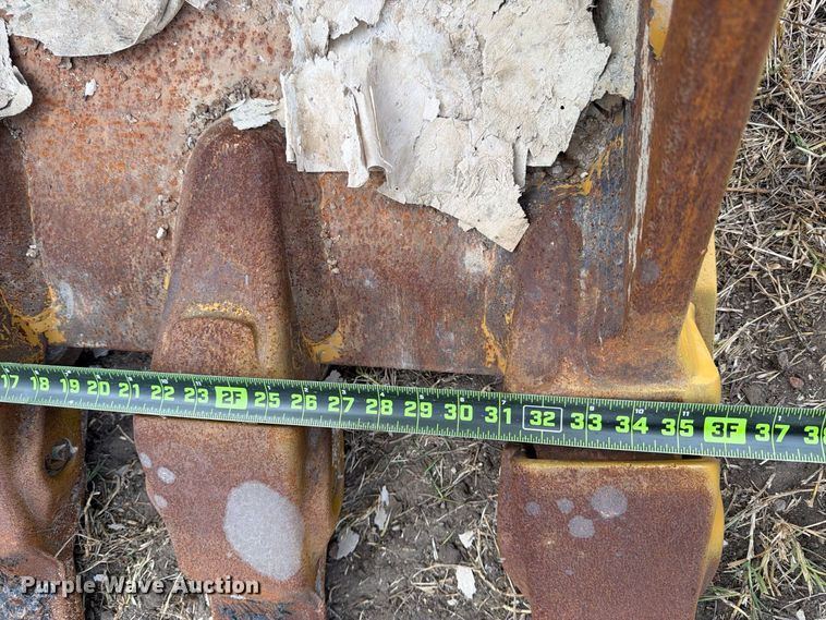 image for item FN3542 2020 Caterpillar 330 GC TC excavator