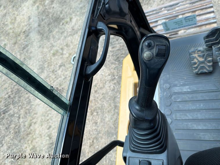 image for item FN3542 2020 Caterpillar 330 GC TC excavator