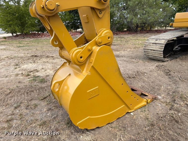 image for item FN3543 2023 Caterpillar 330 TC excavator