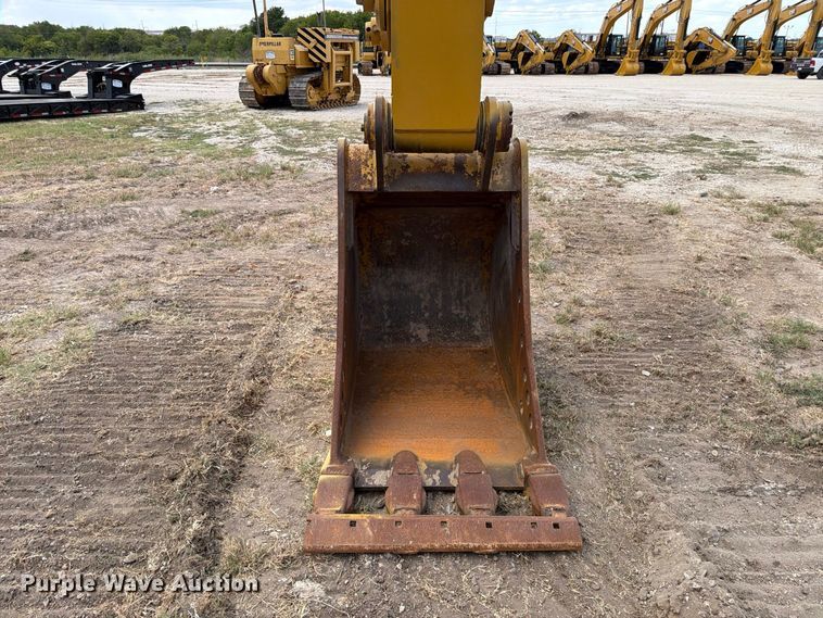 image for item FN3543 2023 Caterpillar 330 TC excavator