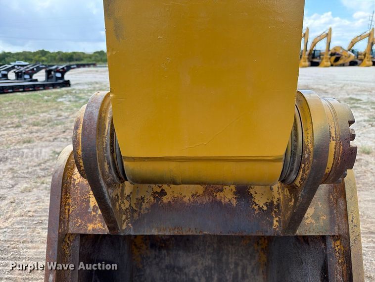 image for item FN3543 2023 Caterpillar 330 TC excavator