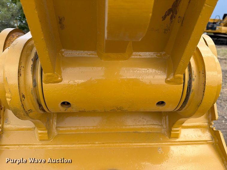 image for item FN3543 2023 Caterpillar 330 TC excavator