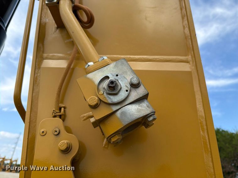 image for item FN3543 2023 Caterpillar 330 TC excavator