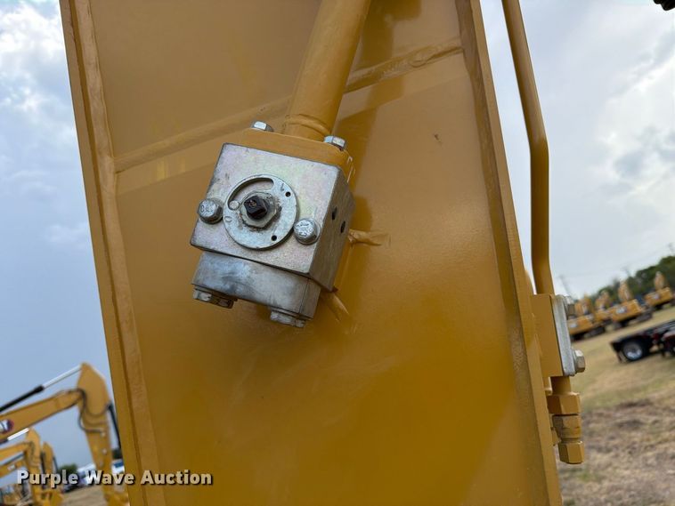 image for item FN3543 2023 Caterpillar 330 TC excavator