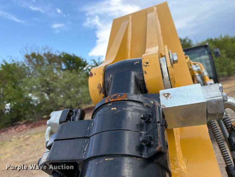 image for item FN3543 2023 Caterpillar 330 TC excavator
