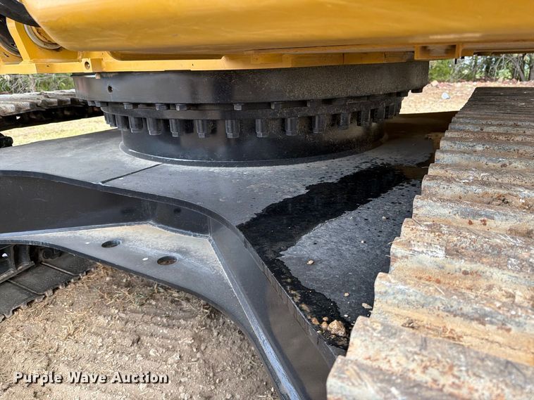 image for item FN3543 2023 Caterpillar 330 TC excavator