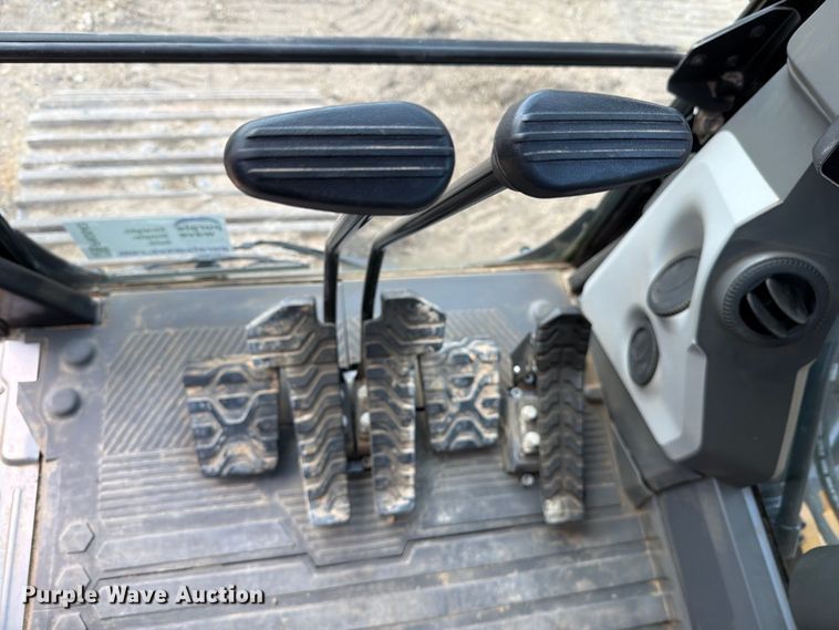 image for item FN3543 2023 Caterpillar 330 TC excavator