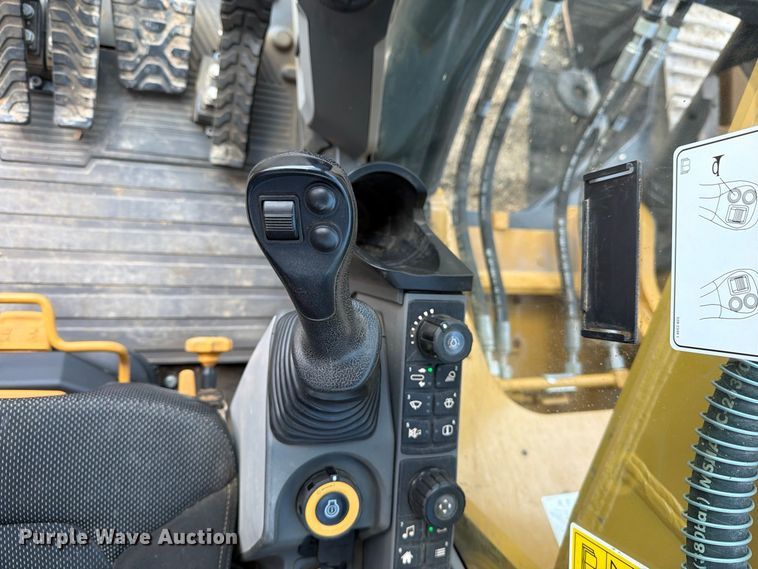 image for item FN3543 2023 Caterpillar 330 TC excavator