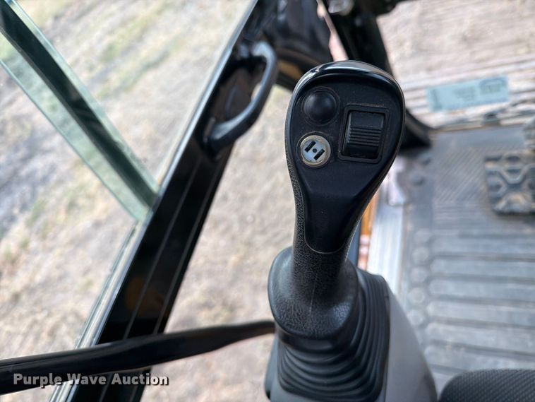 image for item FN3543 2023 Caterpillar 330 TC excavator
