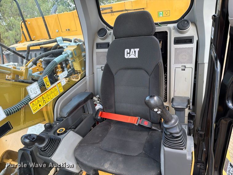 image for item FN3543 2023 Caterpillar 330 TC excavator