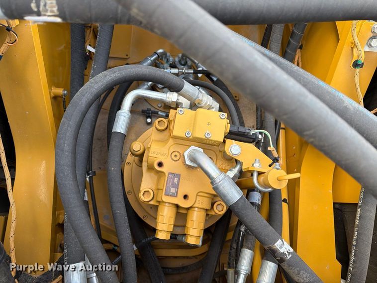 image for item FN3543 2023 Caterpillar 330 TC excavator