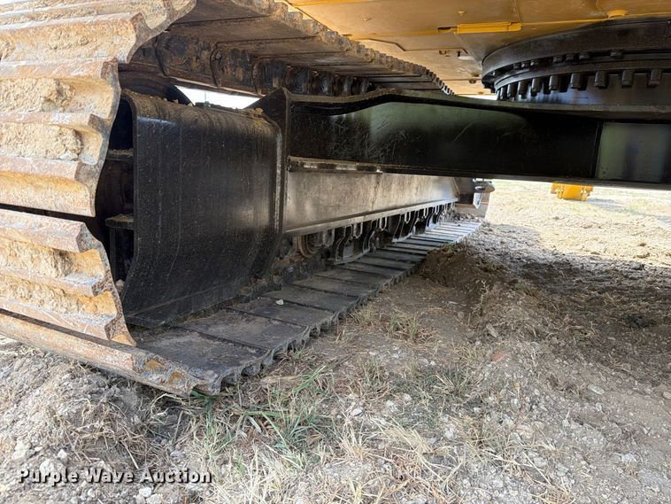 image for item FN3543 2023 Caterpillar 330 TC excavator