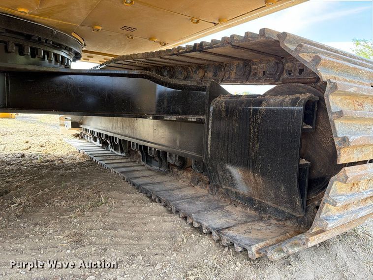 image for item FN3543 2023 Caterpillar 330 TC excavator