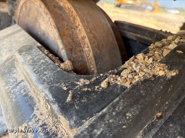 image for item FN3543 2023 Caterpillar 330 TC excavator