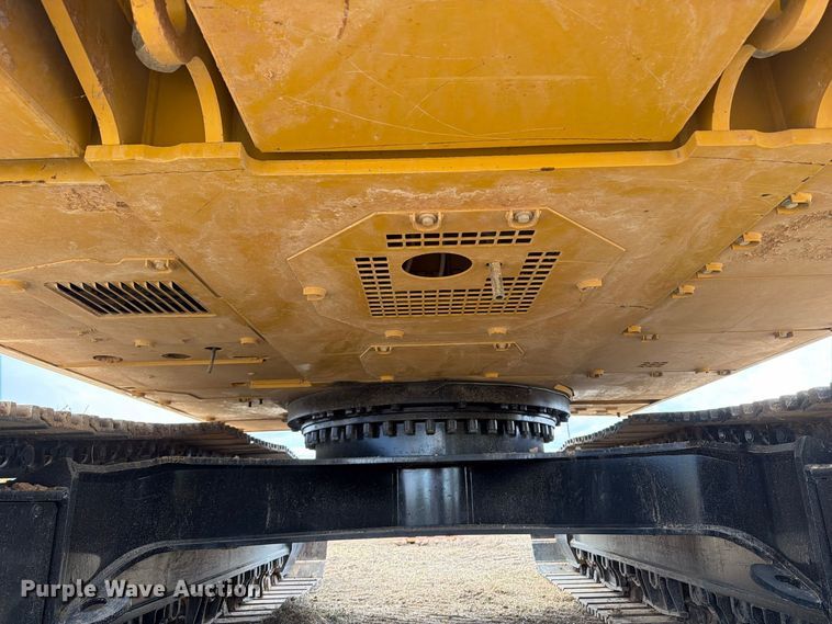 image for item FN3544 2022 Caterpillar 330 TC excavator