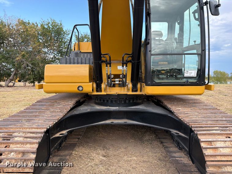image for item FN3544 2022 Caterpillar 330 TC excavator