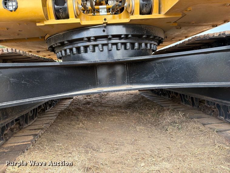 image for item FN3544 2022 Caterpillar 330 TC excavator