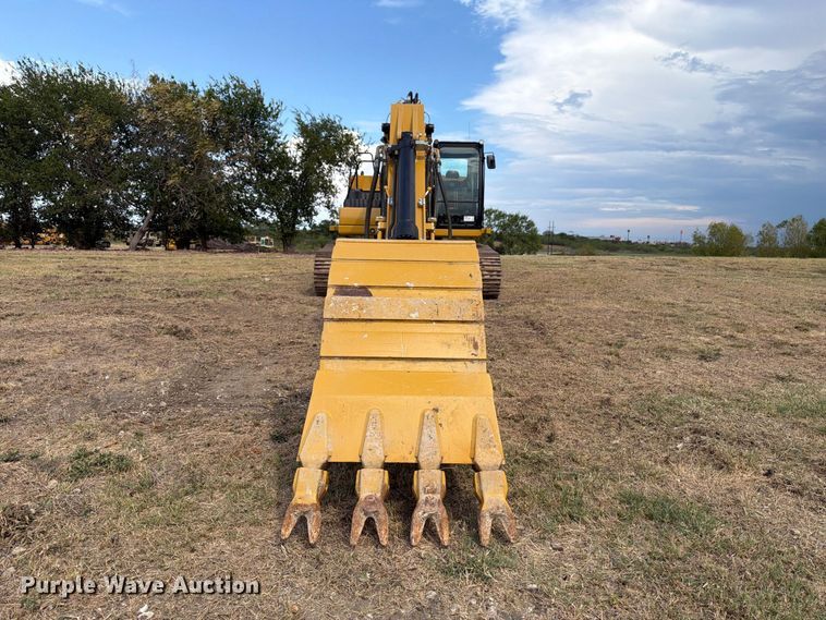 image for item FN3544 2022 Caterpillar 330 TC excavator
