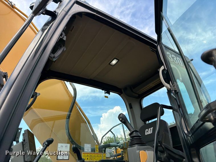 image for item FN3544 2022 Caterpillar 330 TC excavator