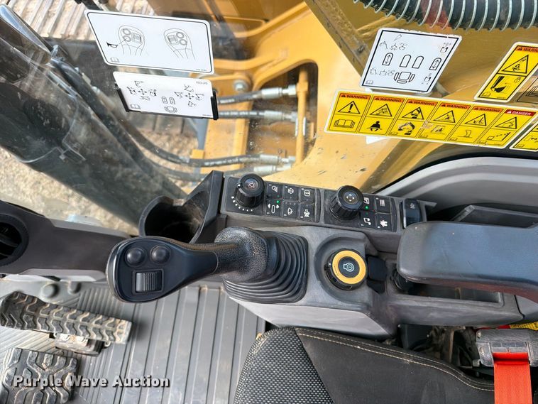image for item FN3544 2022 Caterpillar 330 TC excavator