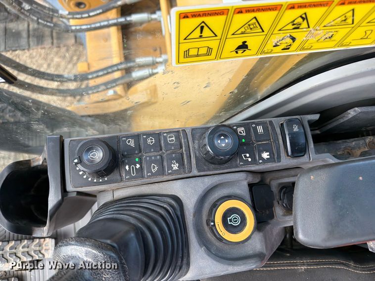 image for item FN3544 2022 Caterpillar 330 TC excavator