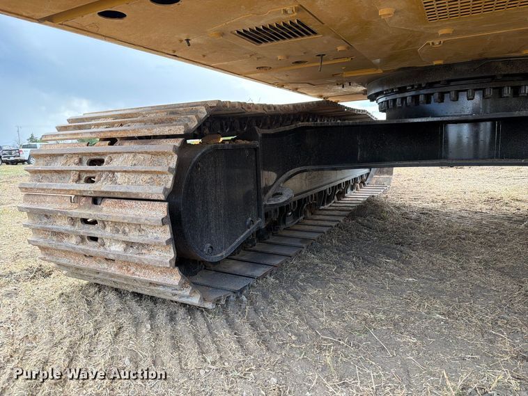 image for item FN3544 2022 Caterpillar 330 TC excavator