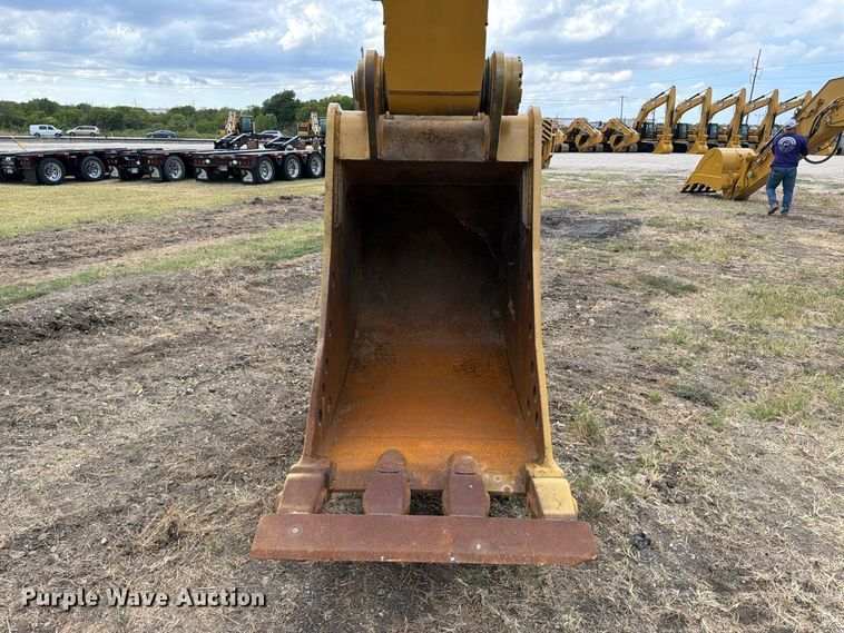 image for item FN3545 2022 Caterpillar 330 TC excavator