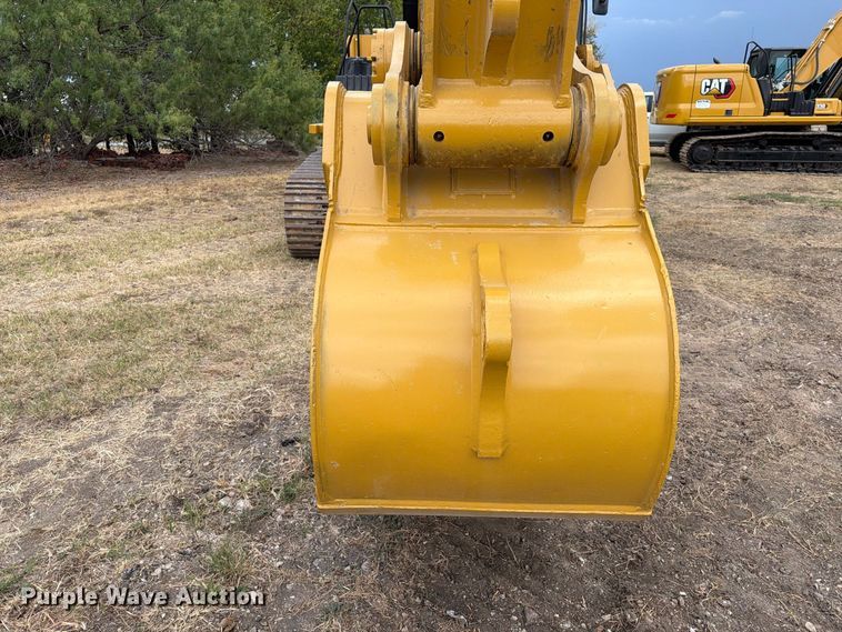 image for item FN3545 2022 Caterpillar 330 TC excavator