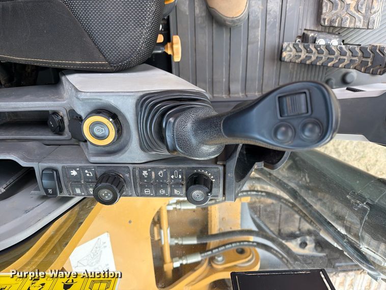 image for item FN3545 2022 Caterpillar 330 TC excavator