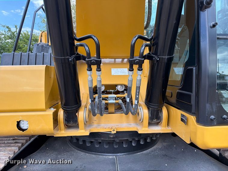 image for item FN3546 2022 Caterpillar 330 TC excavator