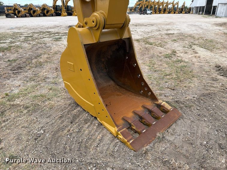 image for item FN3546 2022 Caterpillar 330 TC excavator