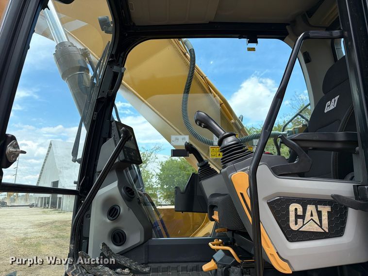 image for item FN3546 2022 Caterpillar 330 TC excavator