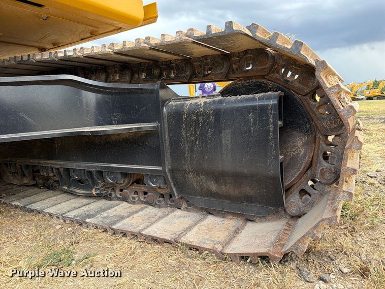 image for item FN3546 2022 Caterpillar 330 TC excavator