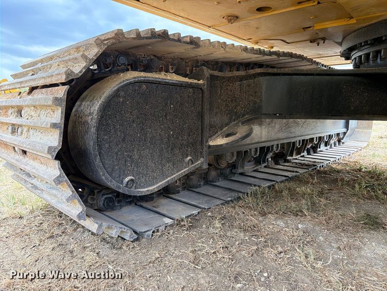 image for item FN3546 2022 Caterpillar 330 TC excavator