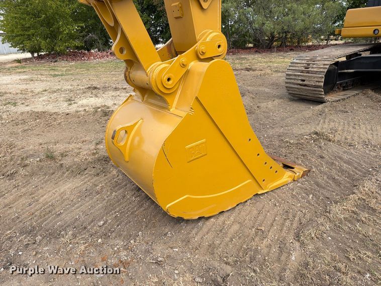 image for item FN3547 2022 Caterpillar 330 TC excavator
