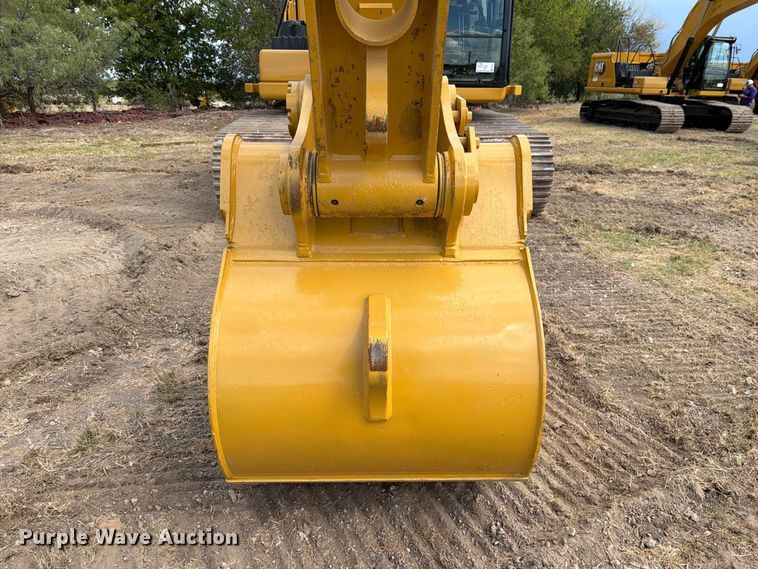 image for item FN3547 2022 Caterpillar 330 TC excavator
