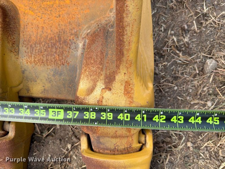 image for item FN3547 2022 Caterpillar 330 TC excavator