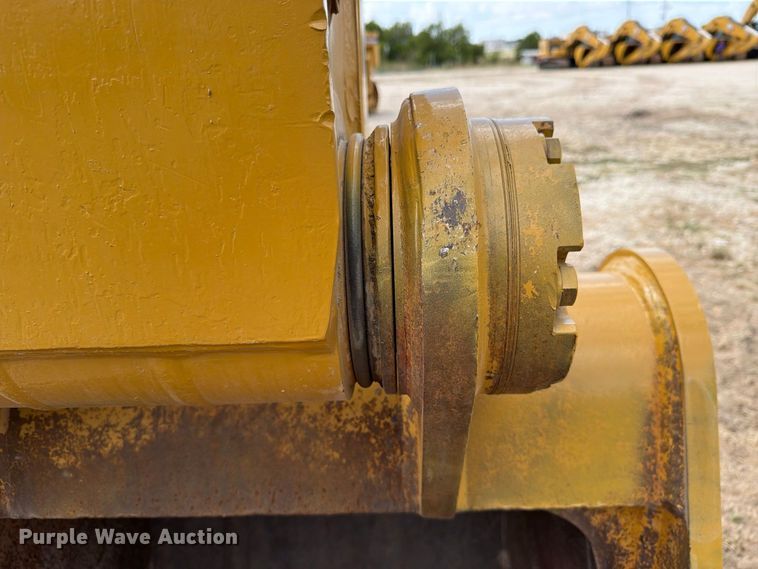image for item FN3547 2022 Caterpillar 330 TC excavator