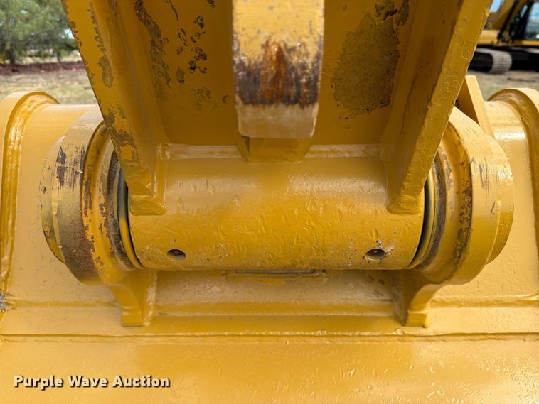 image for item FN3547 2022 Caterpillar 330 TC excavator