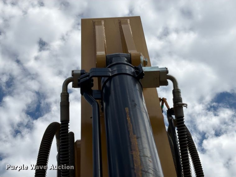 image for item FN3547 2022 Caterpillar 330 TC excavator