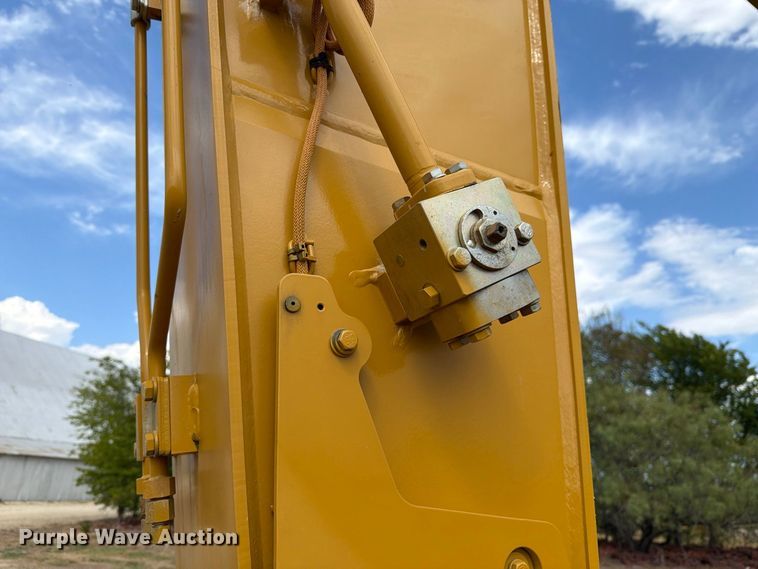 image for item FN3547 2022 Caterpillar 330 TC excavator