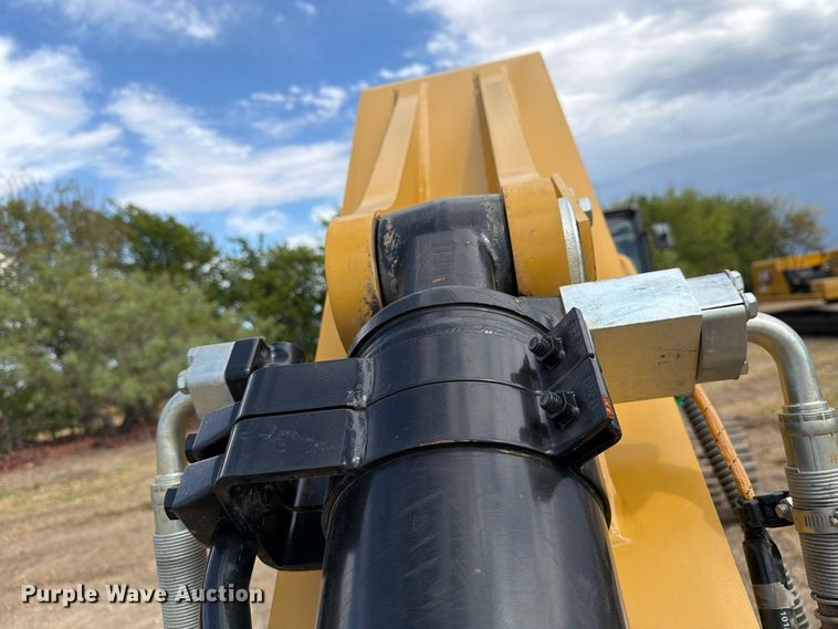 image for item FN3547 2022 Caterpillar 330 TC excavator